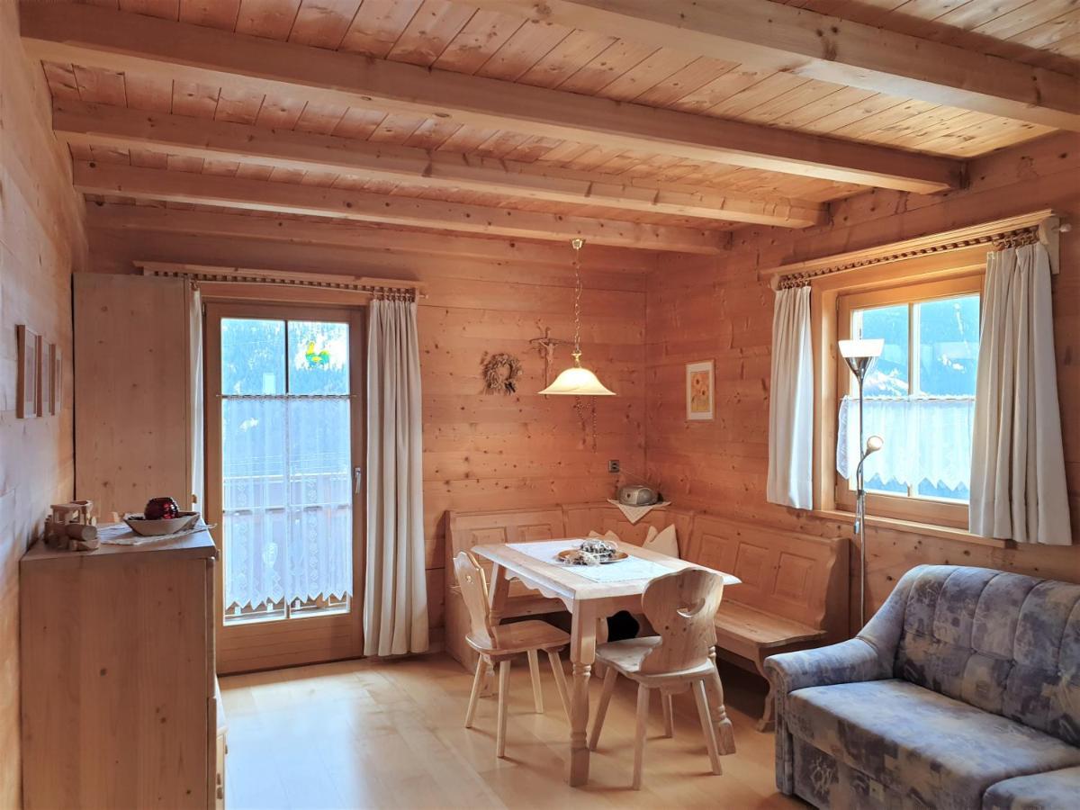 Ferienwohnung Maiernhof Bauernhof Ultental サン・パンクラーツィオ・デュールティモ 部屋 写真