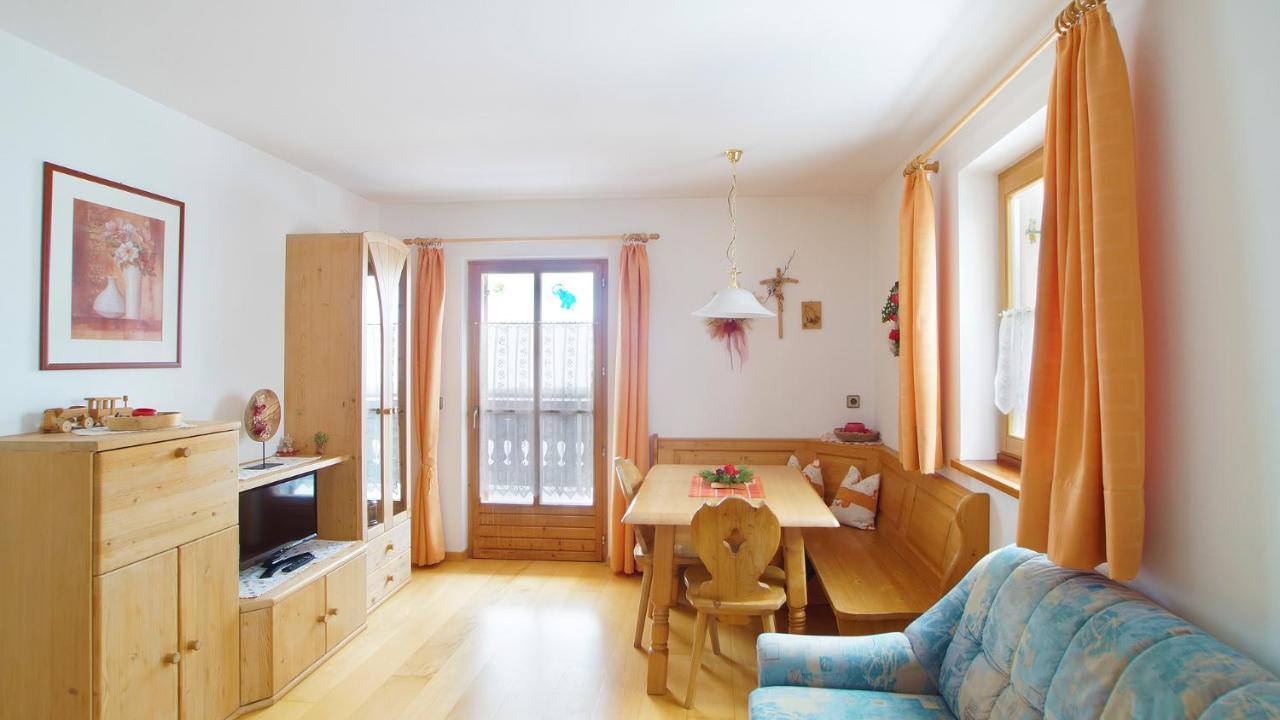 Ferienwohnung Maiernhof Bauernhof Ultental サン・パンクラーツィオ・デュールティモ 部屋 写真